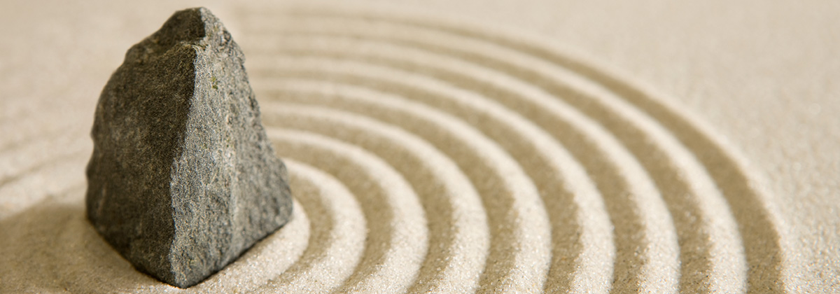 Stein im Zen-Garten – Yogaangebot der Yogaschule Winterthur